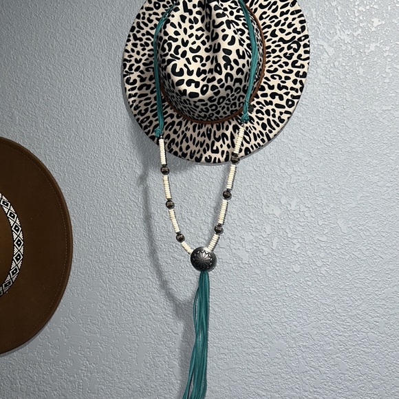 West co western style necklace - Picture 4 of 5